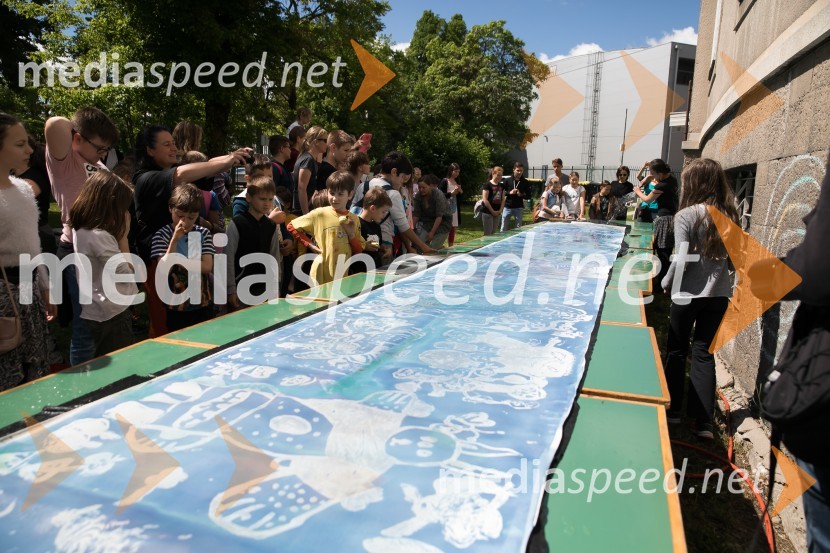 2. LIKfest, zaključna prireditev z izdelavo grafike velikanke2. LIKfest, zaključna prireditev z izdelavo grafike velikanke