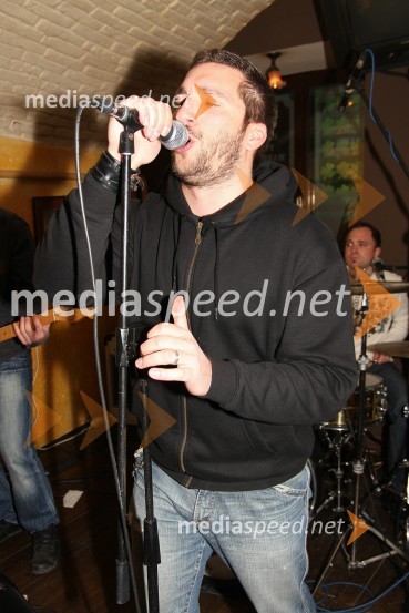 Boštjan Dermol, pevec skupine Nude10. obletnica lokala Patricks Pub