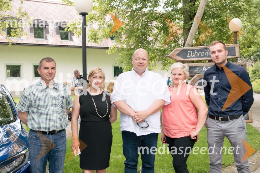  ... ;  Lily Gradišek, marketing in odnosi z javnostmi, AC-Mobil d.o.o.;  Dušan  Mikuž, direktor AC Mobil;  Romana  Rosnaky, direktorica prodaje in marketinga, AC-Mobil d.o.o.;  Tilen Lenarčič, prodaja AC MobilHonda Civic Grand, slovenska predstavitev