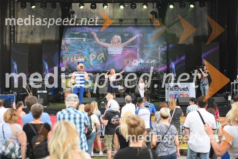  Saša Lendero, pevka, voditeljicaAktualov koncert in največja Roštiljada v Sloveniji