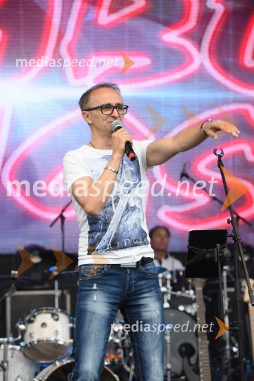  Rusmir  Bošnjak, član skupine Mambo KingsAktualov koncert in največja Roštiljada v Sloveniji