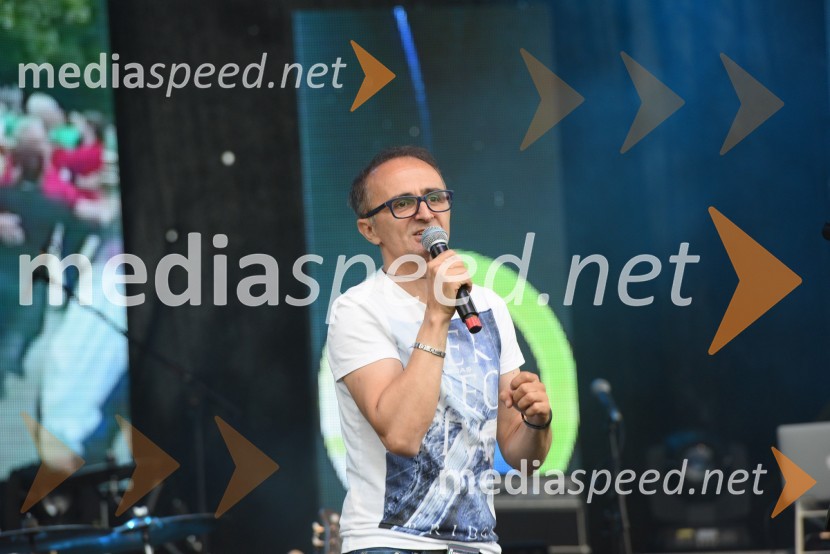  Rusmir  Bošnjak, član skupine Mambo KingsAktualov koncert in največja Roštiljada v Sloveniji