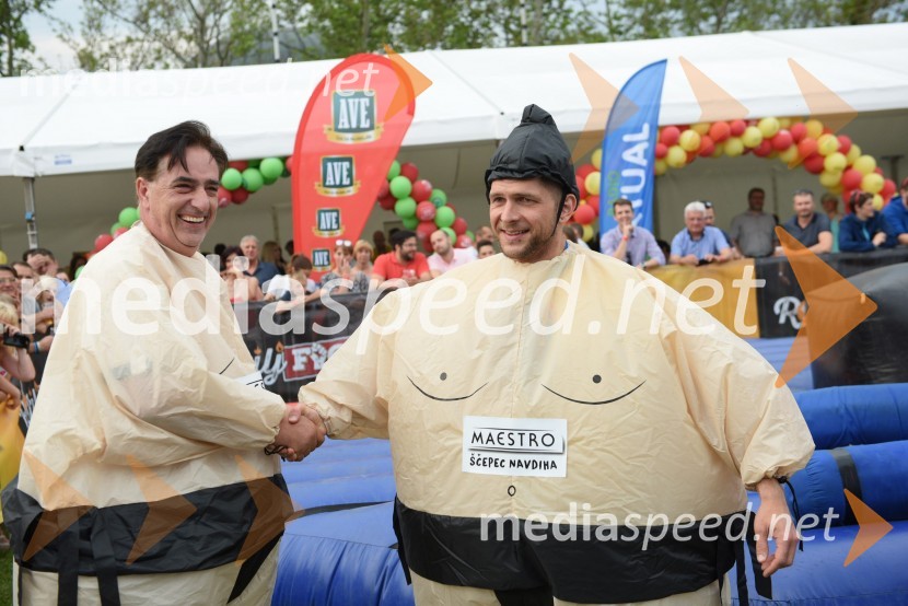  ... ;  Klemen Bunderla, radijski voditelj, radio AktualAktualov koncert in največja Roštiljada v Sloveniji