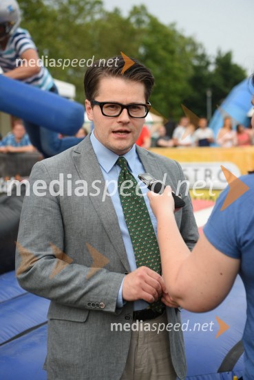  Jure Godler, stand-up komik, imitator, glasbenikAktualov koncert in največja Roštiljada v Sloveniji