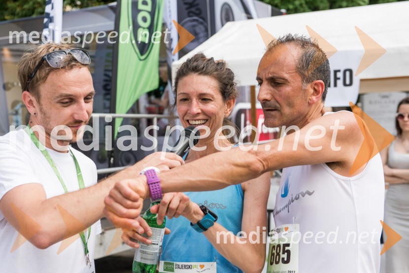  Kristijan  Šmid, radijski voditelj, Štajerski val;  Elisabeta  Comero, 1. mesto, Afroditin tek, 10 km, ženske;  Lucciano  Albonese1. Afroditin tek
