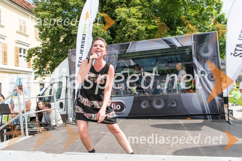  Jana Šušteršič, pevka, zmagovalka šova Slovenija ima talent 20141. Afroditin tek