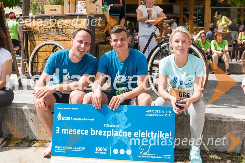  ... ;  ... ;  Julija  Zakošek1. Afroditin tek