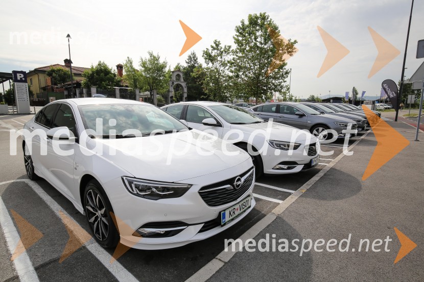 Nova Opel Insignia Grand Sport, slovenska predstavitevNova Opel Insignia Grand Sport, slovenska predstavitev