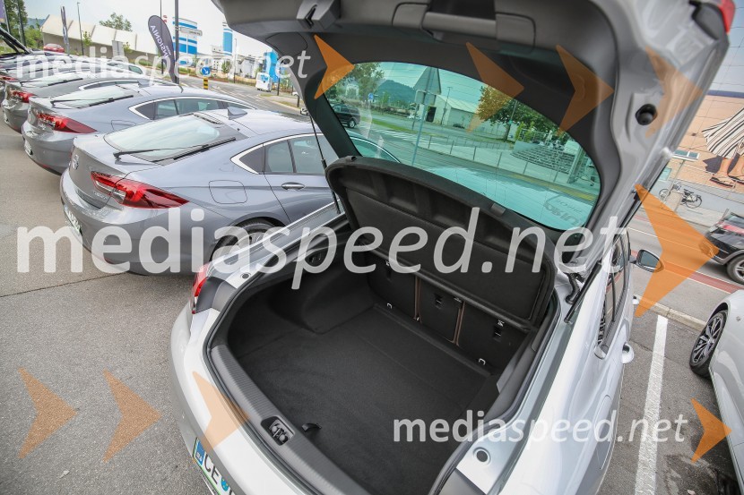Nova Opel Insignia Grand Sport, slovenska predstavitevNova Opel Insignia Grand Sport, slovenska predstavitev
