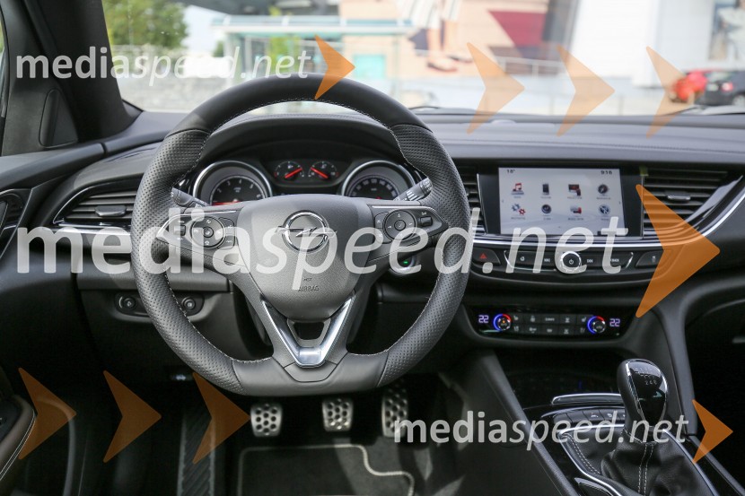 Nova Opel Insignia Grand Sport, slovenska predstavitevNova Opel Insignia Grand Sport, slovenska predstavitev