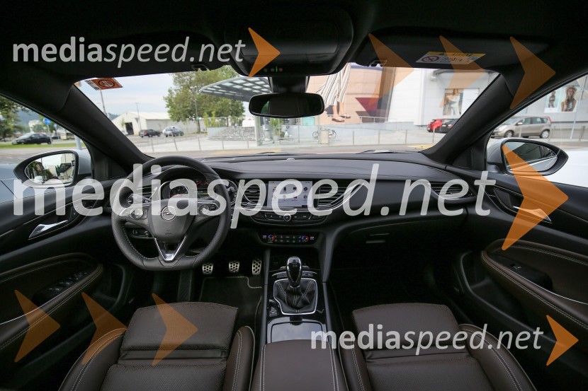 Nova Opel Insignia Grand Sport, slovenska predstavitevNova Opel Insignia Grand Sport, slovenska predstavitev