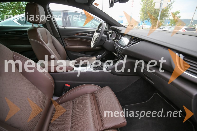 Nova Opel Insignia Grand Sport, slovenska predstavitevNova Opel Insignia Grand Sport, slovenska predstavitev