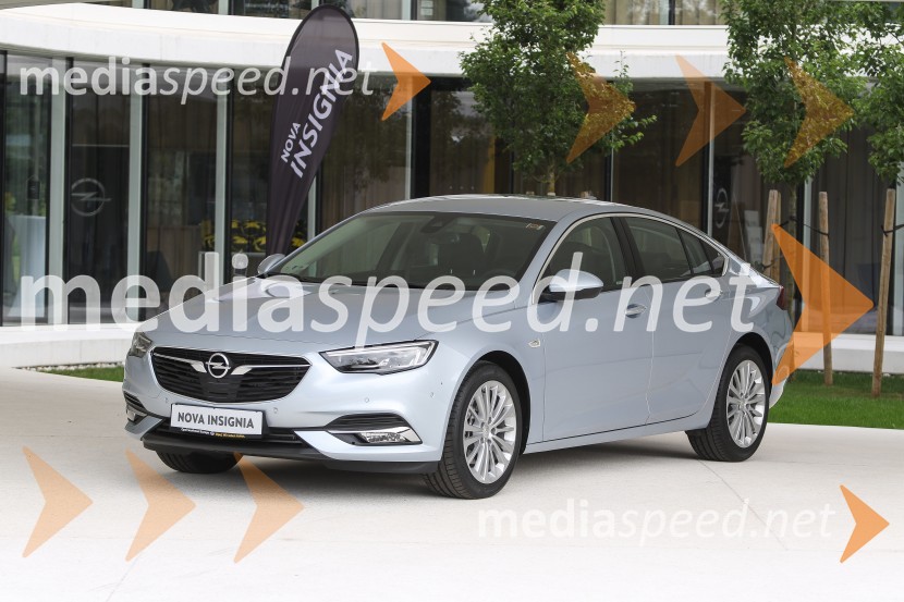 Nova Opel Insignia Grand Sport, slovenska predstavitevNova Opel Insignia Grand Sport, slovenska predstavitev