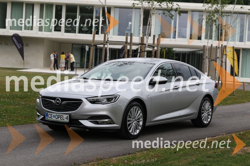 Nova Opel Insignia Grand Sport, slovenska predstavitevNova Opel Insignia Grand Sport, slovenska predstavitev