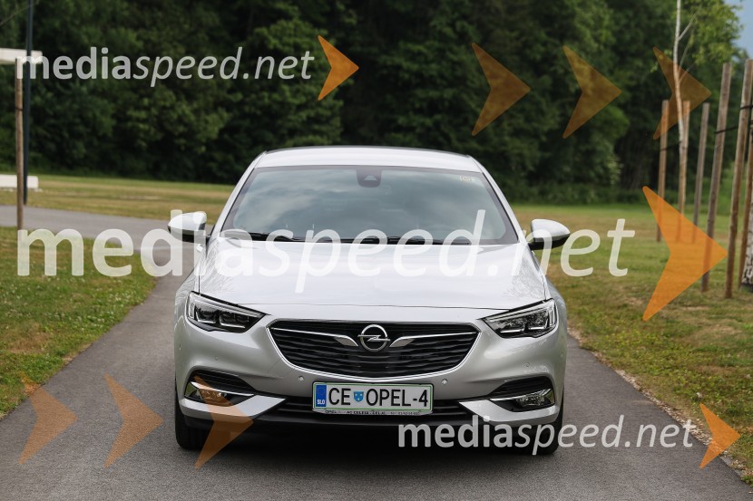Nova Opel Insignia Grand Sport, slovenska predstavitevNova Opel Insignia Grand Sport, slovenska predstavitev