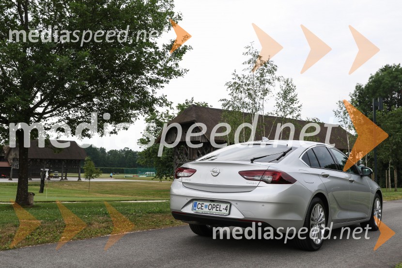 Nova Opel Insignia Grand Sport, slovenska predstavitevNova Opel Insignia Grand Sport, slovenska predstavitev