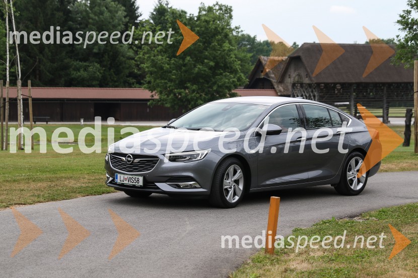 Nova Opel Insignia Grand Sport, slovenska predstavitevNova Opel Insignia Grand Sport, slovenska predstavitev