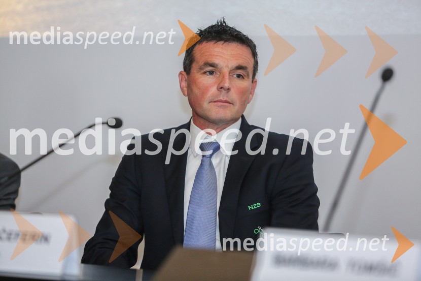  Darko Čeferin, Referent za sodniške zadeve, NZSNova Opel Insignia Grand Sport, slovenska predstavitev