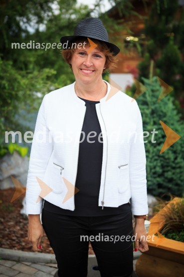  Simona  Dakič Nemanič, urednica revije ZvezdeZvezde pod klobuki 2017