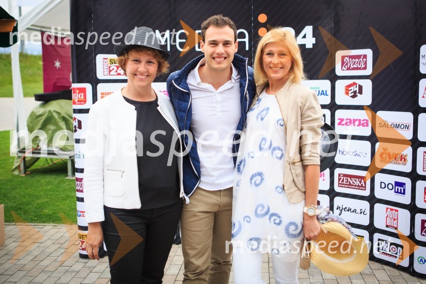  Simona  Dakič Nemanič, urednica revije Zvezde;  Dejan Vunjak, glasbenik;  Andreja Comino, novinarkaZvezde pod klobuki 2017