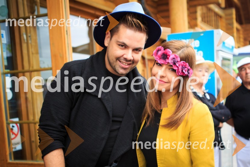  Nejc Simšič, novinar;  Špela  Jereb, televizijska voditeljicaZvezde pod klobuki 2017