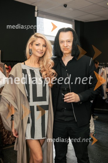  Lucija Gubenšek, manekenka,  solastnica in brand maneger znamke Susnyara;  Sašo Dimitrievski, partner, PristopPredstavitev kolekcije Nine Šušnjara, SNYR FEMINA