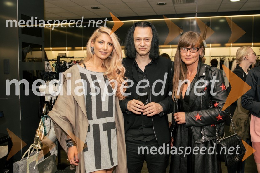 Lucija Gubenšek, manekenka,  solastnica in brand maneger znamke Susnyara;  Sašo Dimitrievski, partner, Pristop;  Mojca Šimnic Šolinc, direktorica TosamaPredstavitev kolekcije Nine Šušnjara, SNYR FEMINA