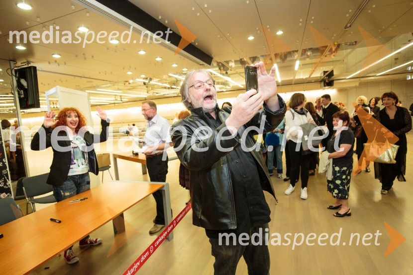  Vita Mavrič, šansonjerka;  Vinko Möderndorfer, pisatelj, pesnik, režiser, dramatikVita Mavrič, Veliki koncert šansonov