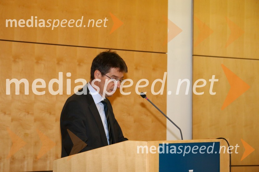 prof. dr. Zdravko Kačič, prorektor za finančne zadeve Univerze v MariboruPromocija doktorjev znanosti na UM, junij 2017