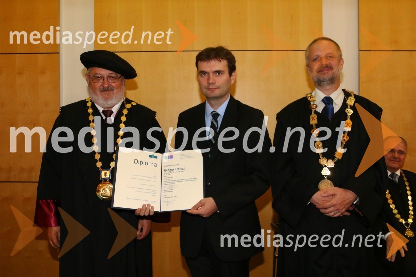 prof. dr. Igor Tičar, rektor, Univerza v Mariboru; dr. Gregor Donaj, Fakulteta za elektrotehniko, računalništvo in informatiko, Univerza v Mariboru; prof. dr. Borut  Žalik, dekan, Fakulteta za elektrotehniko, računalništvo in informatiko, Univerza v MariboruPromocija doktorjev znanosti na UM, junij 2017