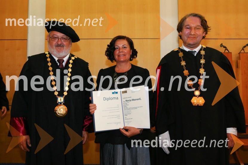 prof. dr. Igor Tičar, rektor, Univerza v Mariboru; dr. Marija Meznarič , Fakulteta za naravoslovje in matematiko, Univerza v Mariboru; doc. dr.  Mitja Slavinec, dekan, Fakulteta za naravoslovje in matematiko, Univerza v MariboruPromocija doktorjev znanosti na UM, junij 2017
