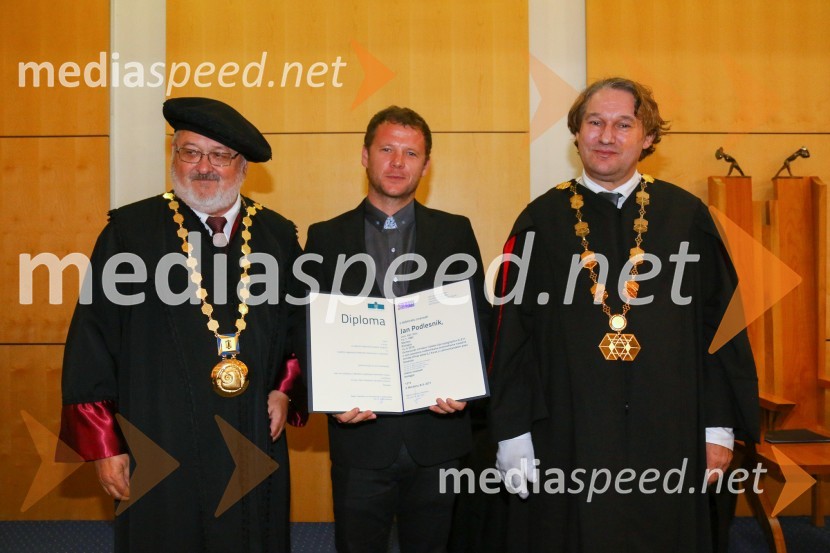 prof. dr. Igor Tičar, rektor, Univerza v Mariboru; dr. Jan Podlesnik, Fakulteta za naravoslovje in matematiko, Univerza v Mariboru; doc. dr.  Mitja Slavinec, dekan, Fakulteta za naravoslovje in matematiko, Univerza v MariboruPromocija doktorjev znanosti na UM, junij 2017