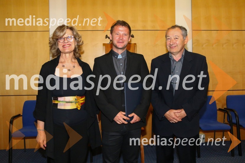red. prof. dr.  Maja  Jurc, Fakulteta za naravoslovje in matematiko, Univerza v Mariboru; dr. Jan Podlesnik, Fakulteta za naravoslovje in matematiko, Univerza v Mariboru;  ... Promocija doktorjev znanosti na UM, junij 2017