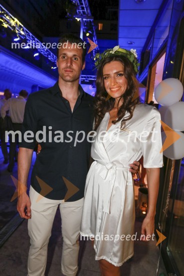  ... ;  Nataša Pinoza Grilc, Miss Universe Slovenije 2006, manekenkaVIP druženje pod zvezdami  z revijo Suzy