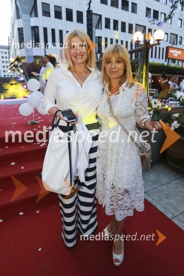  Helena Blagne, pevka;  Barbra Jermann, urednica revije SuzyVIP druženje pod zvezdami  z revijo Suzy