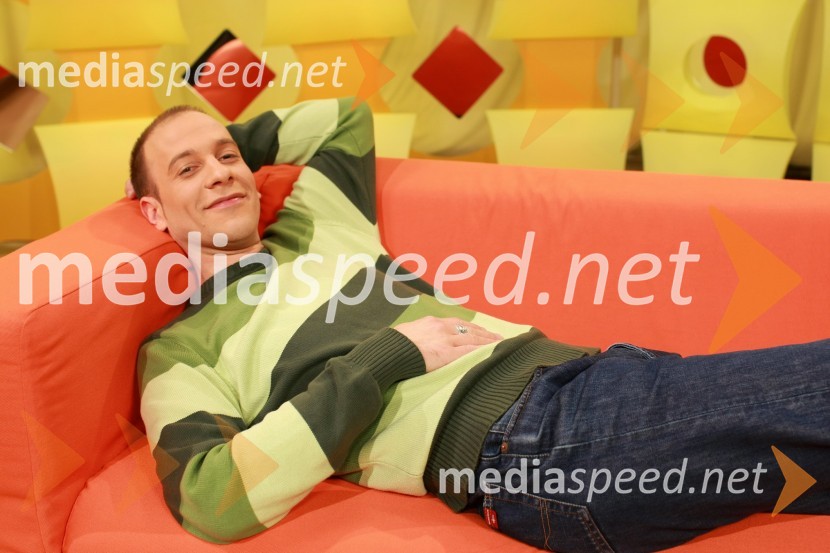 Matej Korošec, voditelj oddaje Dobro jutroEva Stavbar in Matej Korošec, voditelja oddaje Dobro jutro na TV Slovenija