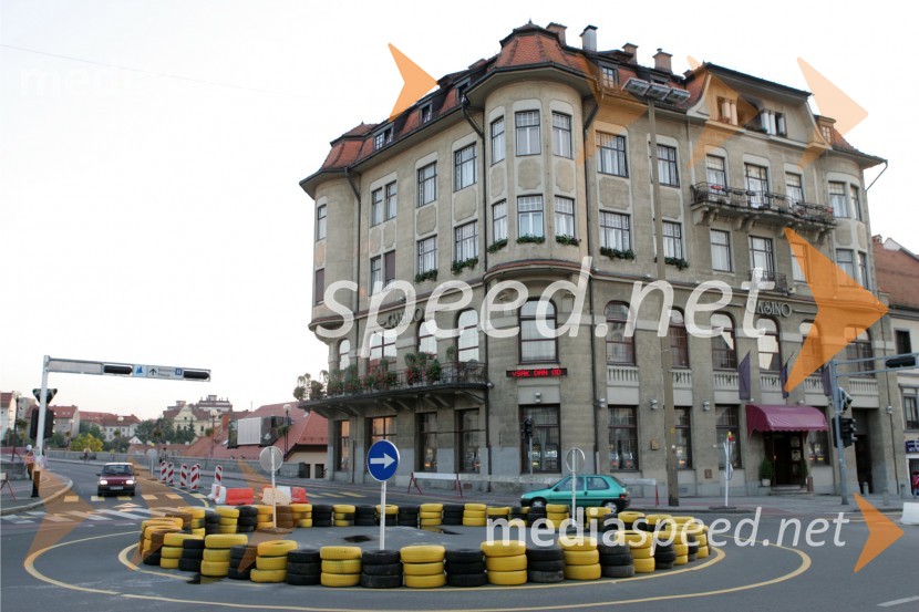 Poizkusno krožišče Glavni trg MariborMaribor, Slovenija