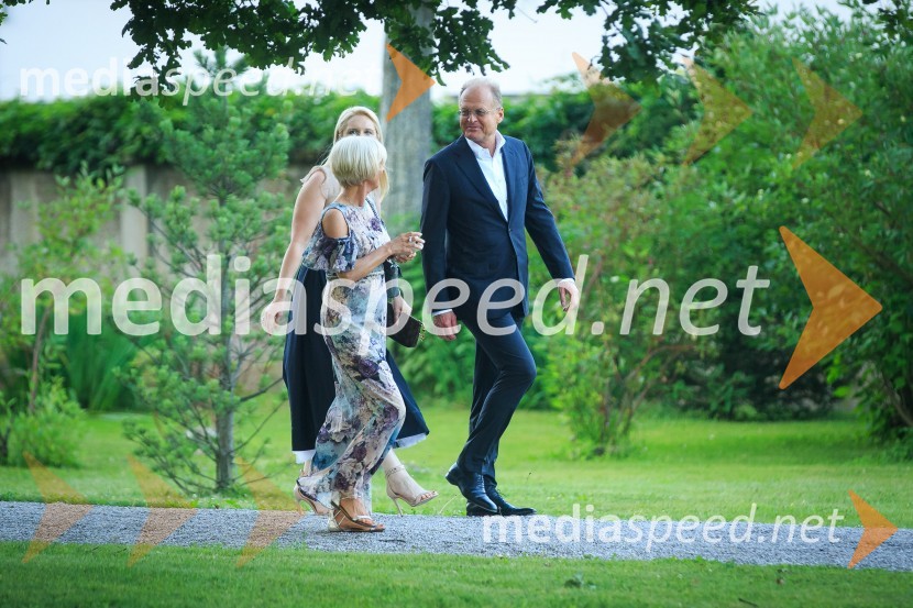  Sonja Poljanšek Škrabec, lastnica Welness centra Sunny;  Janez  Škrabec, direktor Riko d.o.o., predsednik Slovensko-ruskega poslovnega sveta, častni konzul BelorusijeKresna noč 2017