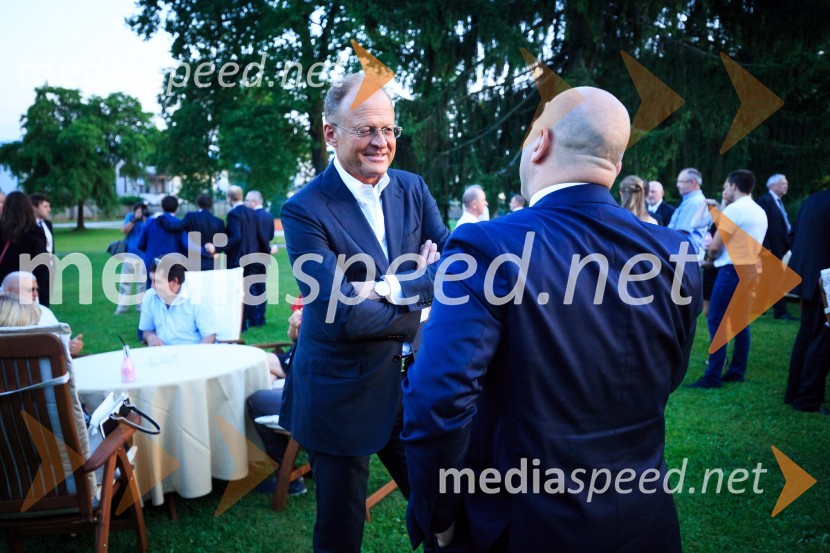  Janez  Škrabec, direktor Riko d.o.o., predsednik Slovensko-ruskega poslovnega sveta, častni konzul Belorusije;  ... Kresna noč 2017