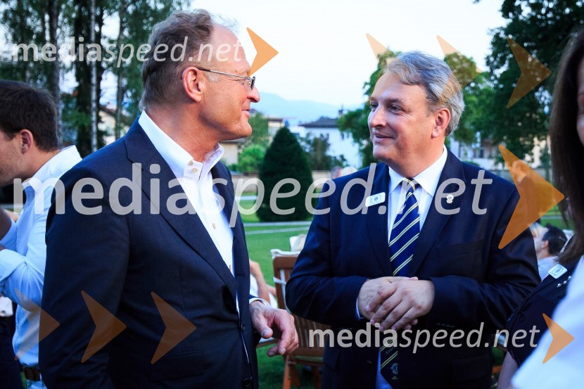  Janez  Škrabec, direktor Riko d.o.o., predsednik Slovensko-ruskega poslovnega sveta, častni konzul Belorusije;  Gregor Pajić, guverner Lions distrikta 129Kresna noč 2017