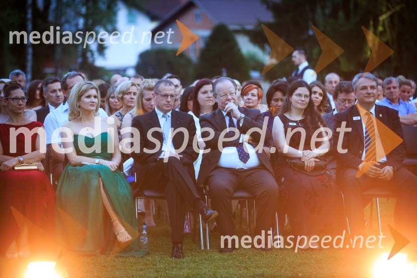  Aleksandra Brank;  Bojan Brank, predsednik Lions kluba Ljubljana Iliria;  ... ;  ... ;  Gregor Pajić, guverner zveze Lions klubov SlovenijeKresna noč 2017