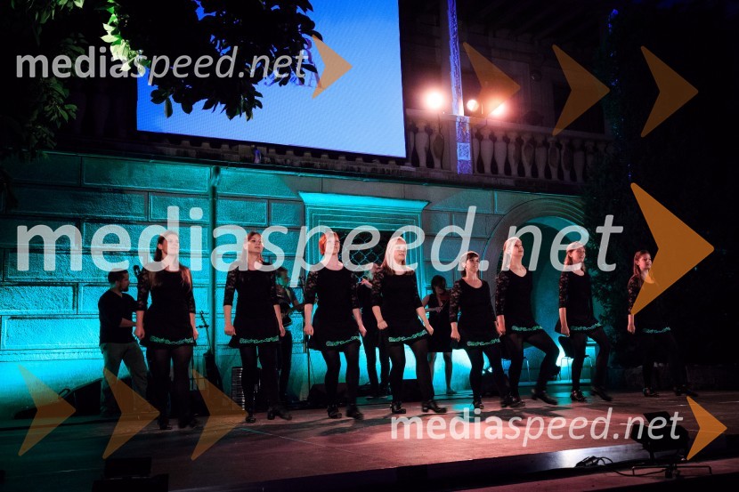 Plesalke šole Irskega plesa ter band NoreiaKresna noč 2017
