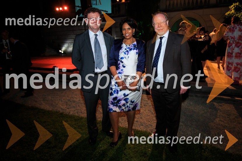  ... ;  ... ;  Sean O'Regan, veleposlanik IrskeKresna noč 2017