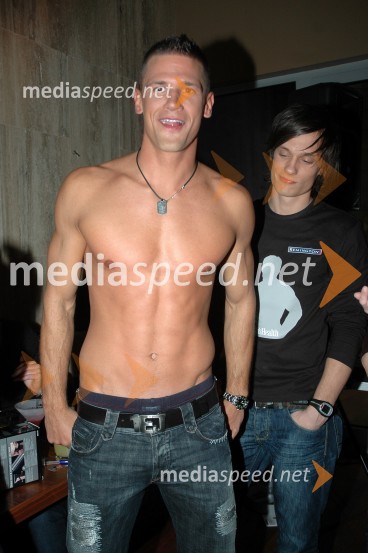 Finalist akcije Model za naslovko 2008 revije Mens HealthZabava revije Cosmopolitan