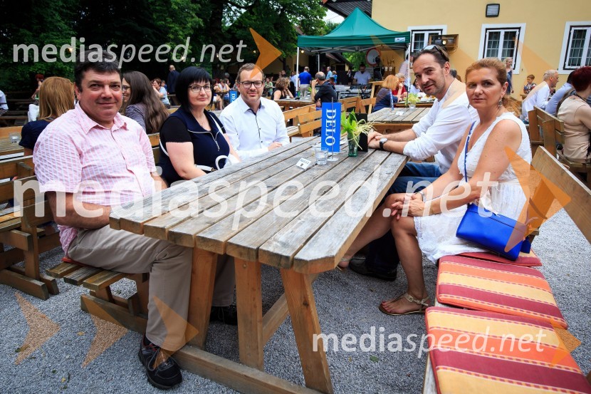  ... ;  Nataša  Luša, prokuristka, Delo d.o.o.;  Gregor Knafelc, v. d. odgovornega urednika, Delo;  Luka Dekleva, namestnik odgovornega urednika Dela;  Dolores Podbevšek, direktorica marketinga in PR, Delo d.o.o.Dobitnik Delove nagrade kresnik 2017 je Goran Vojnović