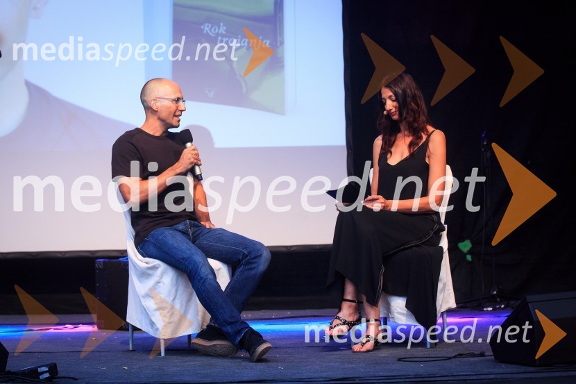  Gašper Kralj, pisatelj;  Vesna Milek, novinarka in publicistkaDobitnik Delove nagrade kresnik 2017 je Goran Vojnović
