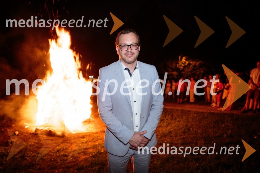  Gregor Knafelc, v. d. odgovornega urednika, DeloDobitnik Delove nagrade kresnik 2017 je Goran Vojnović