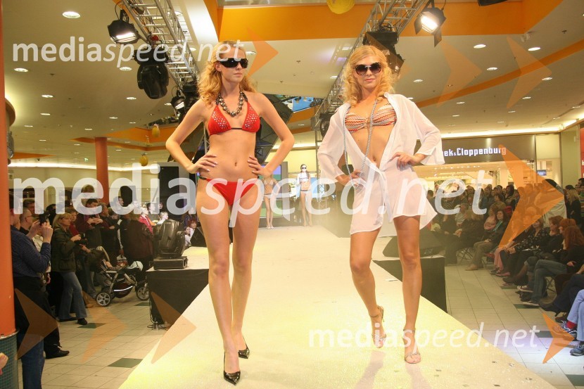 Nina Kohne, manekenka in Miss Alpe Adria 2007 in Vesna Vitrih, manekenka, slikarka in Miss interneta 2003Modna revija Simply the best v Europarku