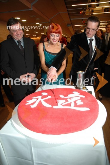 Zoran Jankovič, župan Ljubljane, Katarina Venturini in Andrej ŠkufcaNeskončnost je večnost: slovo plesalcev Andreja Škufce in Katarine Venturini