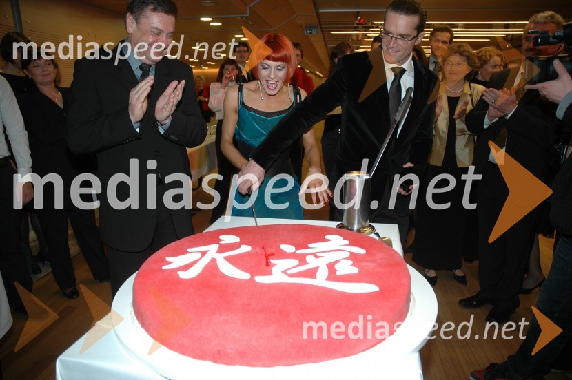 Zoran Jankovič, župan Ljubljane, Katarina Venturini in Andrej ŠkufcaNeskončnost je večnost: slovo plesalcev Andreja Škufce in Katarine Venturini